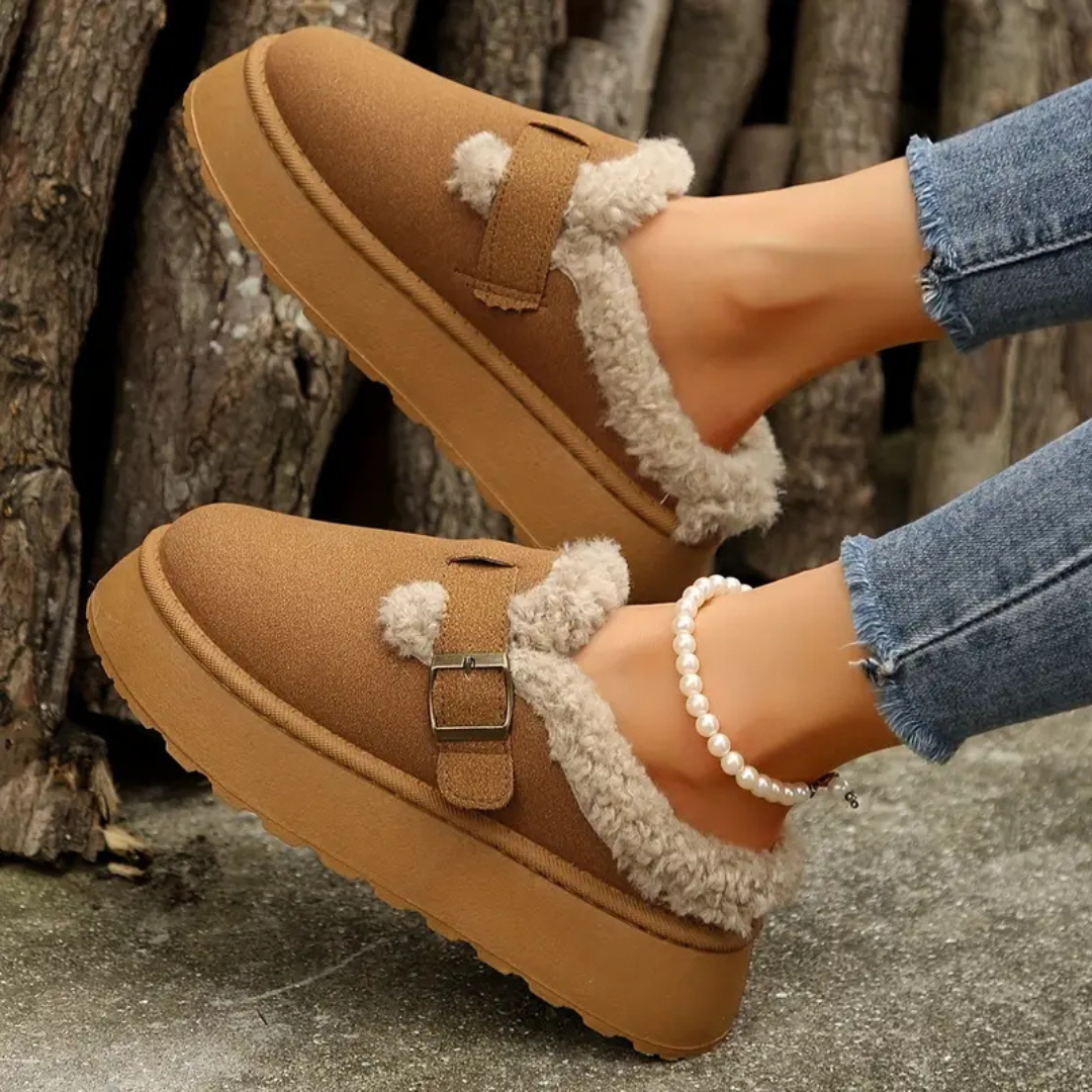 BuckleBouclé Slippers