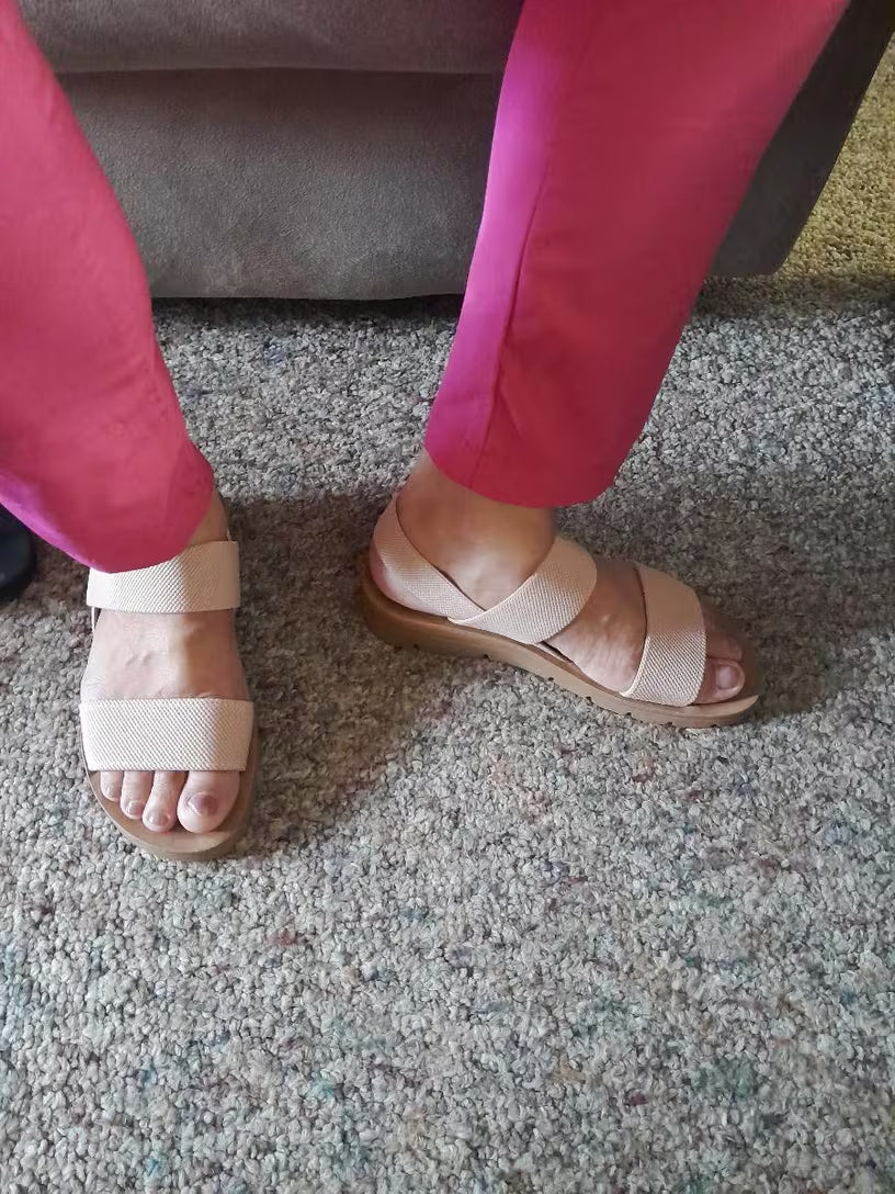 <h3><strong>Why Thousands Of Women Are Loving These Sandals ❤️</strong></h3>