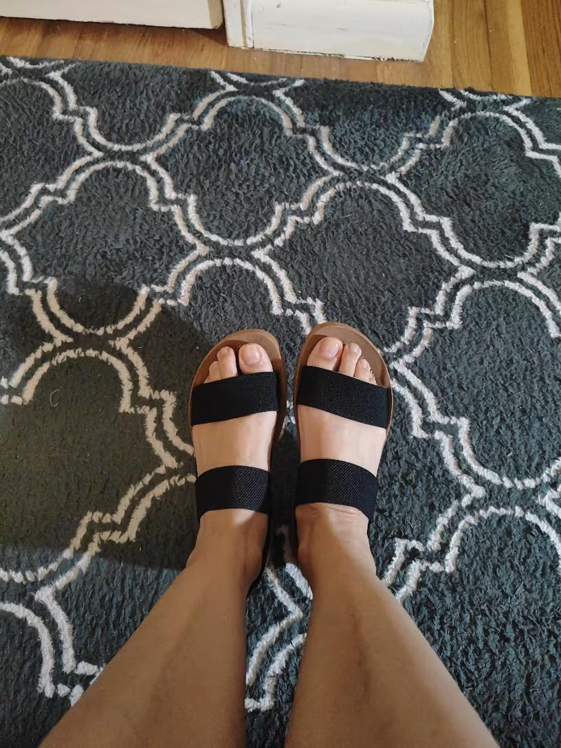 <h3><strong>Why Thousands Of Women Are Loving These Sandals ❤️</strong></h3>